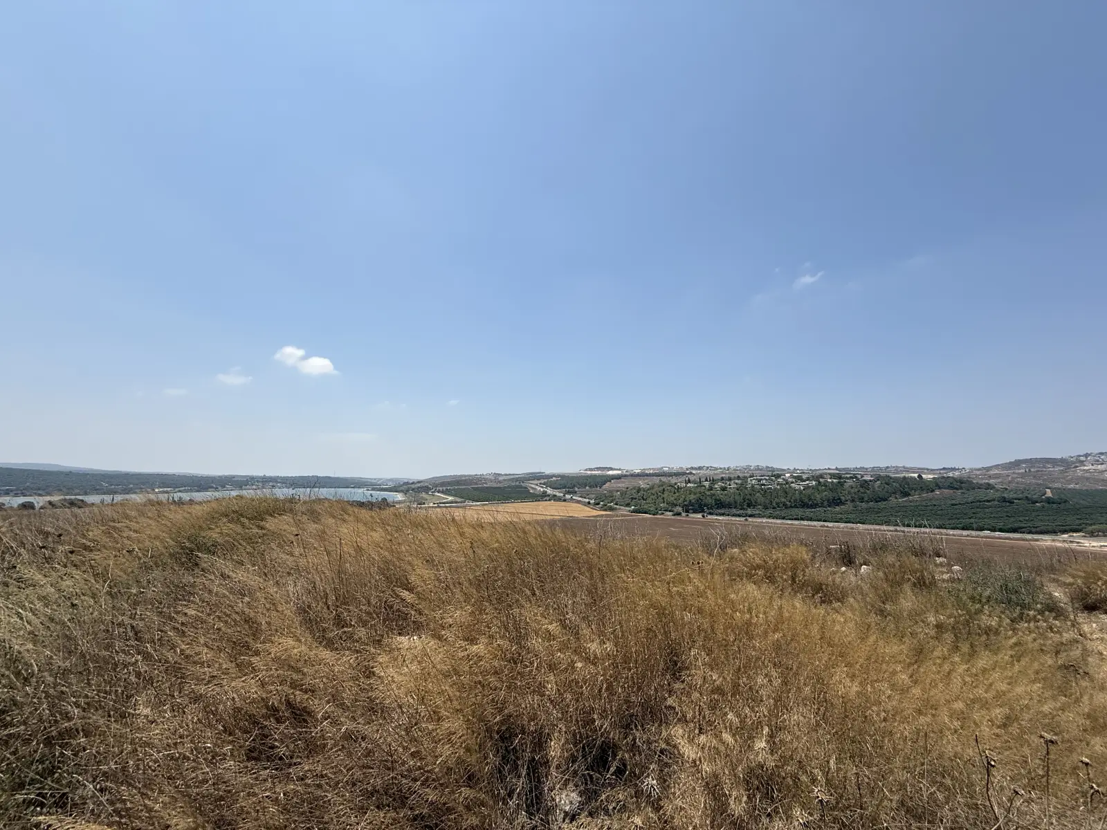 Tel Hanaton: The site in its Lower Galilee setting.